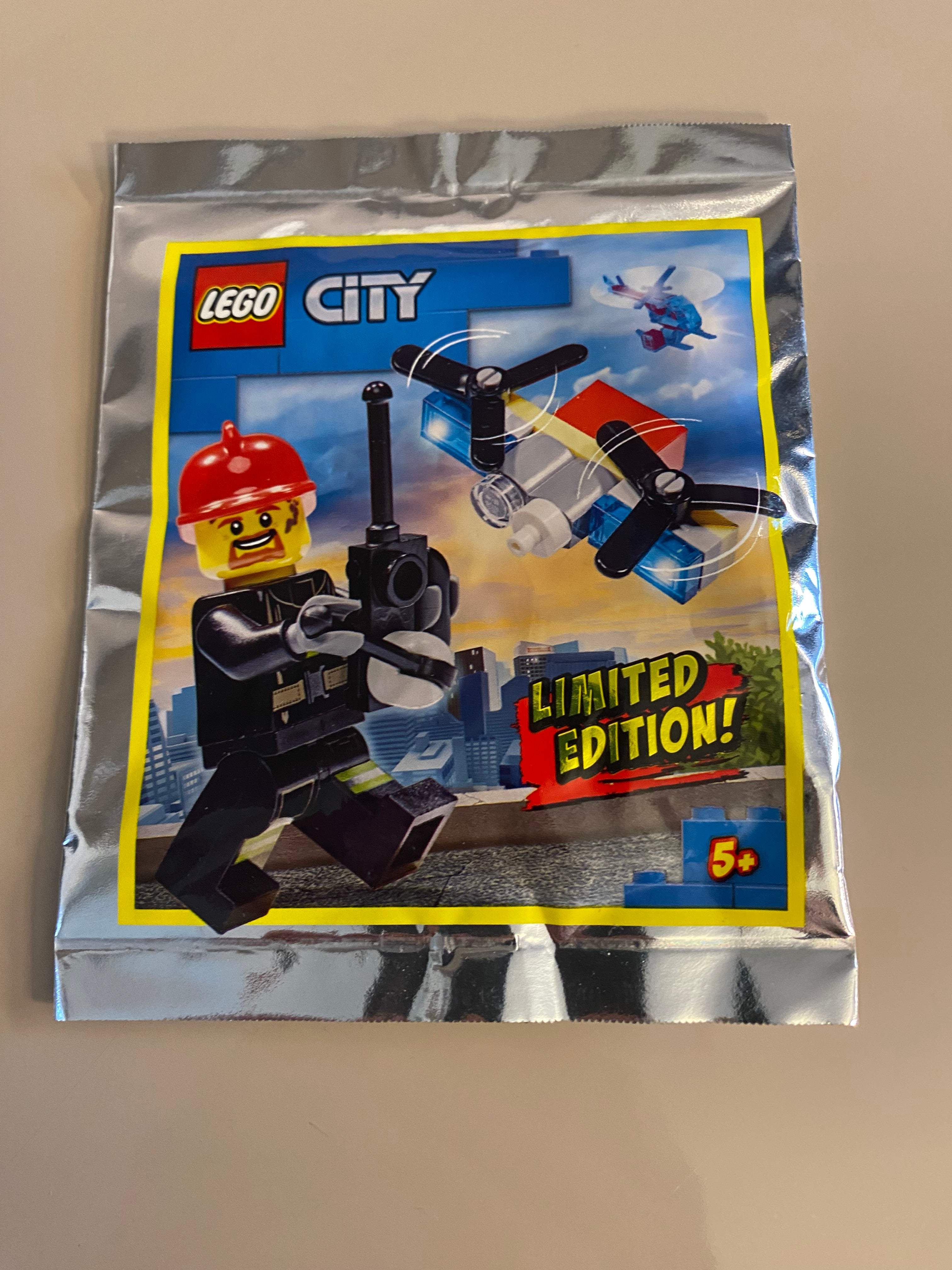 Fireman with drone foil pack 952002